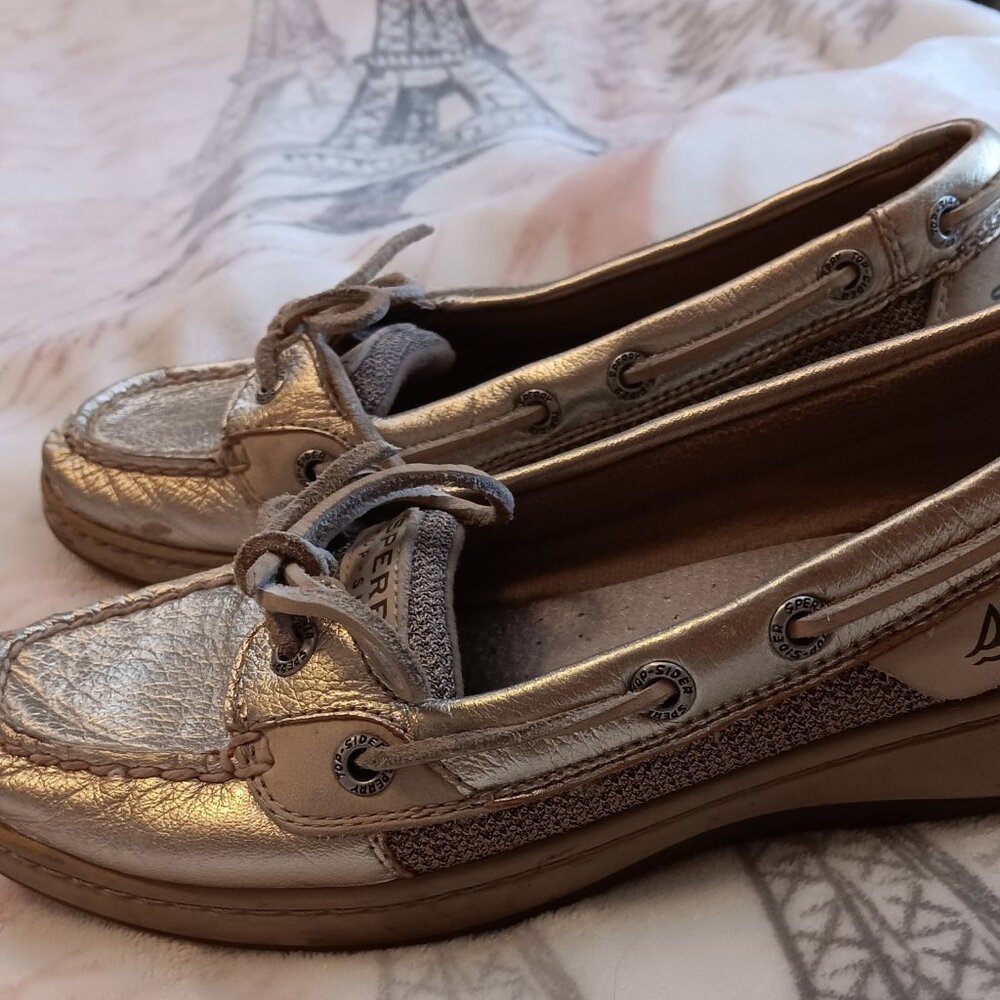 Sperry boat shoes size 7